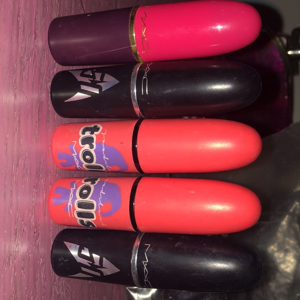 Mac cosmetics lipstick lot only Swatched on hand